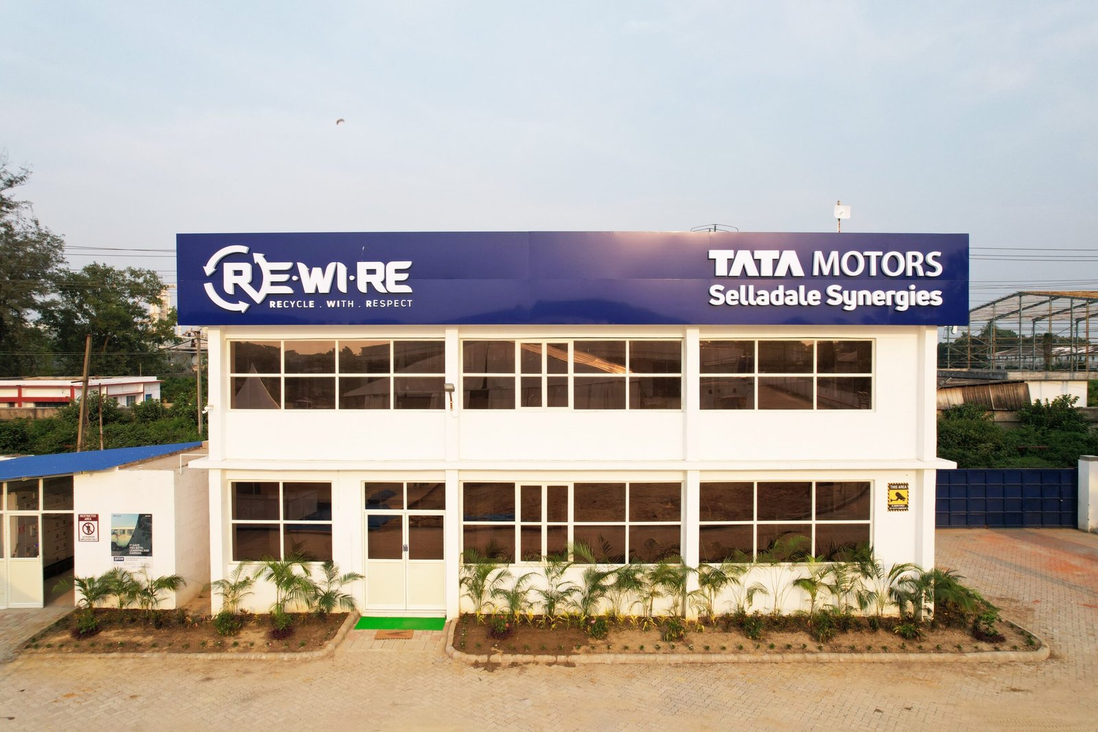 Tata Motors Inaugurates Advanced Vehicle Scrapping Facility in Kolkata
