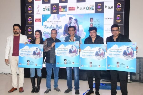 Amit Kumar’s Romantic Bengali Singles ‘Tomake Niyei Joto Swapno …’ Launched By Flixbug Music