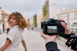 Sony’s New 5th Generation RX10V – The All-in-One Super Zoom Camera for Every day, Wildlife, and Sports Photography