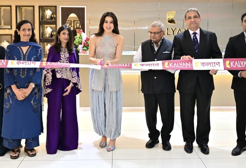 Bollywood Actress Ms. Sara Ali Khan Inaugurates Kalyan Jewellers New Showroom in Kankurgachi, Kolkata