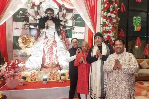 Mithun Chakraborty Unveils 7.5 Ft Chocolate Durga